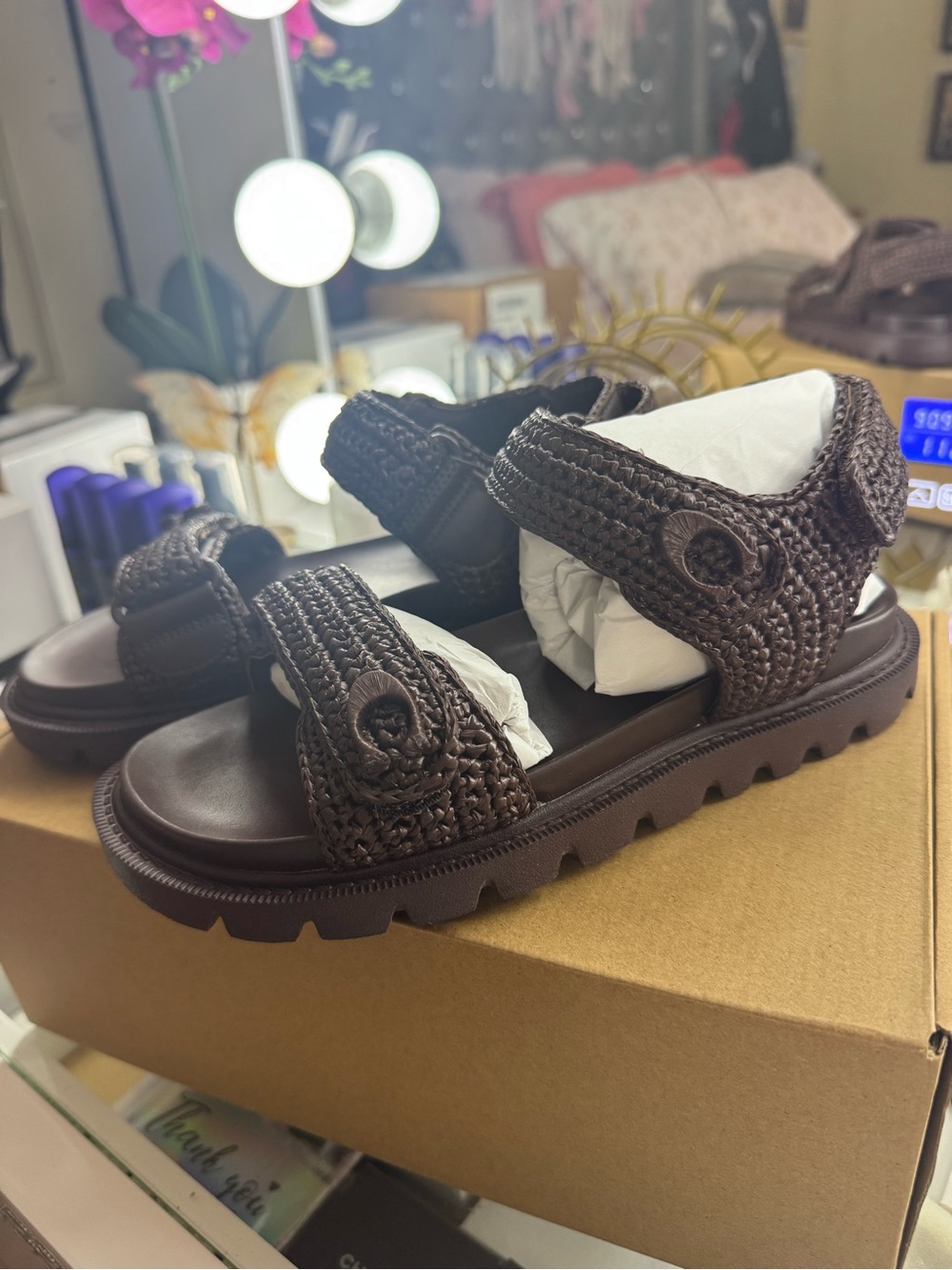 COACH BRYNN
RAFFIA SANDALS
